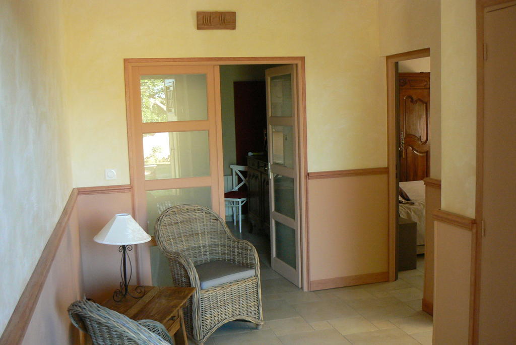 L' Escale Tranquille Bed and Breakfast Sète Rum bild